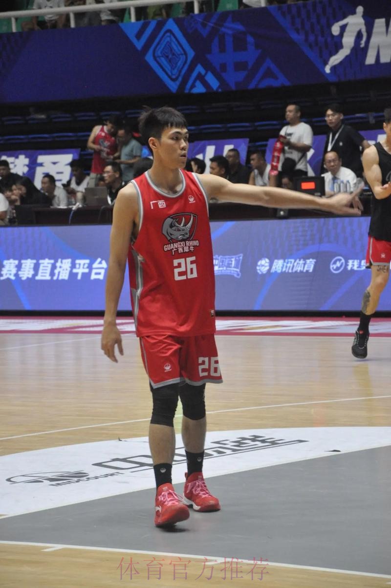 庞峥麟全场16中6,三分6中0得到15分1助攻1抢断 庞峥麟全场16中6,三分6中0得到15分1助攻1抢断