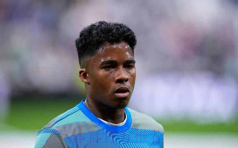 里昂主帅对恩德里克首秀满意:他的身体素质会越来越好 里昂主帅对恩德里克首秀满意:他的身体素质会越来越好